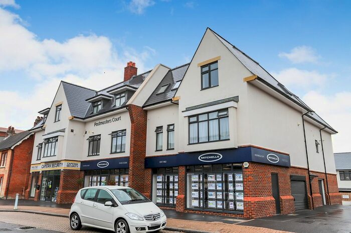 1 Bedroom Flat To Rent In Lymington Road, Highcliffe, Christchurch., BH23