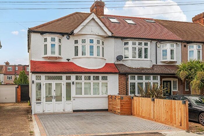 3 Bedroom End Of Terrace House For Sale In Monkleigh Road, Morden, SM4