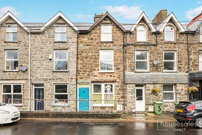 3 Bedroom Terraced House For Sale In Ffestiniog, Blaenau Ffestiniog, LL41