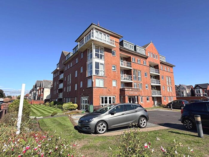 2 Bedroom Flat For Sale In Lystra Court, South Promenade, Lytham St Annes, FY8