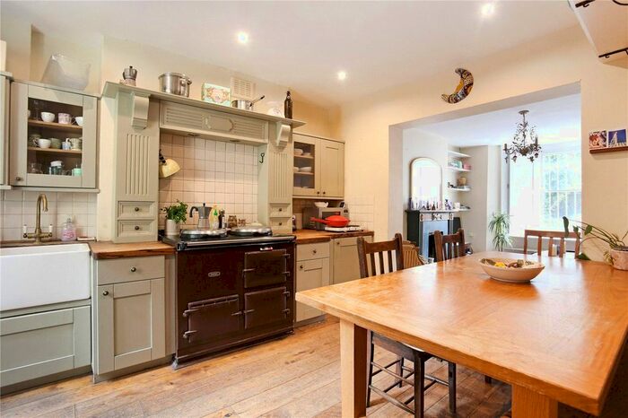 3 Bedroom Flat To Rent In Portnall Road, London, W9