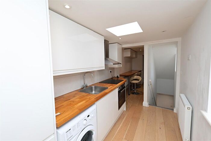 1 Bedroom Flat To Rent In London Road, Sevenoaks, TN13