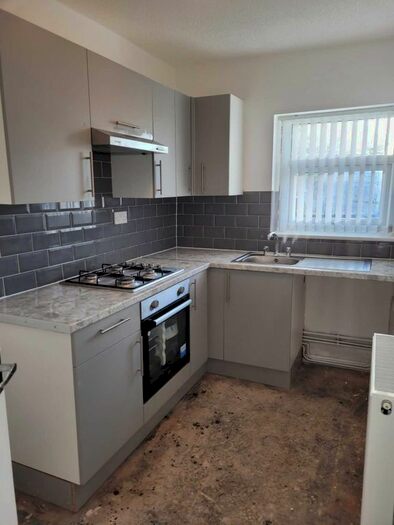 1 Bedroom Flat To Rent In Highfield Close, Newton, SK14