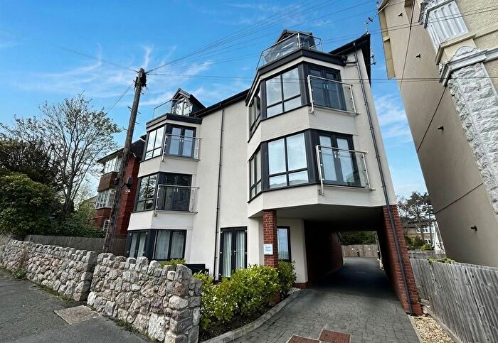 2 Bedroom Flat For Sale In Penrhos Road, Rhos On Sea, LL28