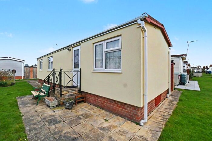 2 Bedroom Park Home For Sale In Creek Road, Canvey Island, SS8