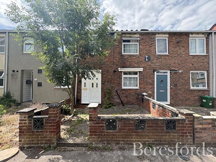 2 Bedroom Terraced House For Sale In Coltsfoot Path, Romford, RM3