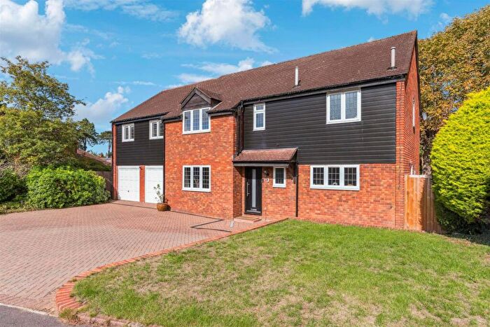 5 Bedroom Detached House For Sale In Watling Street, Little Brickhill, MK17