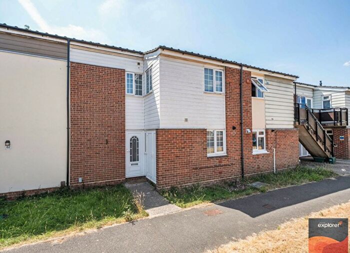 3 Bedroom Terraced House For Sale In Cayman Close, Basingstoke, RG24