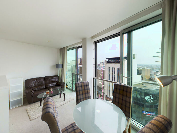 Flat To Rent In Rotunda, New Street, Birmingham, B2