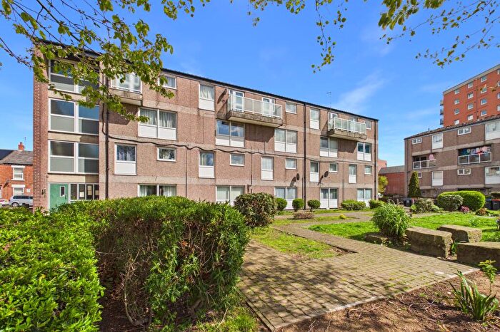 3 Bedroom Maisonette For Sale In Carter Street, Chester, CH1