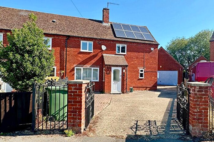 4 Bedroom Semi-Detached House For Sale In The Close, Woodcote, RG8