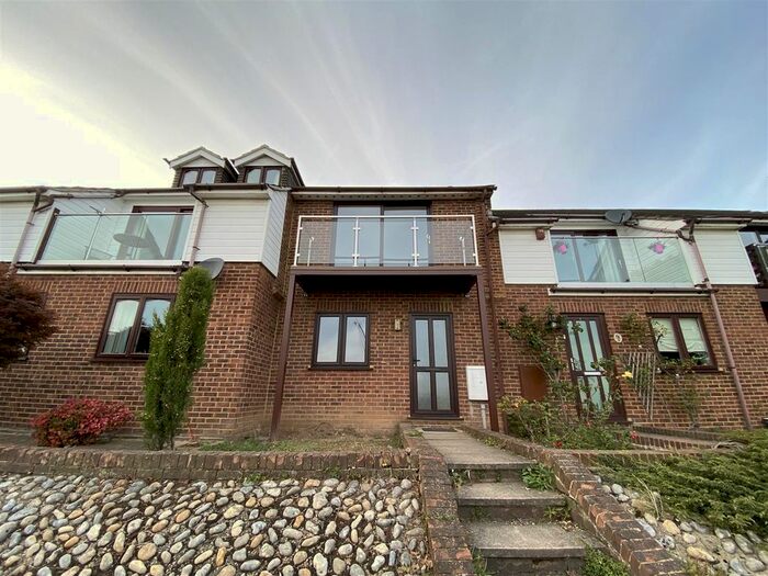 2 Bedroom Property To Rent In Albion Place, Lower Upnor, Rochester, ME2