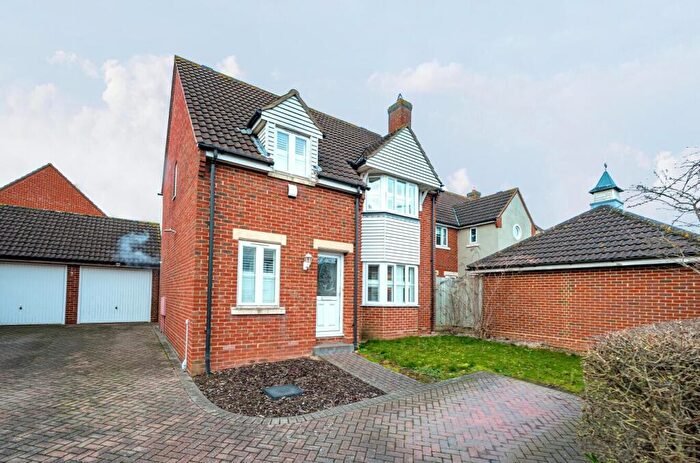 3 Bedroom Detached House For Sale In Woodlands Park Drive, Dunmow, Essex, CM6