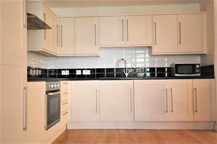 2 Bedroom Flat To Rent In Sussex Way, London, N7