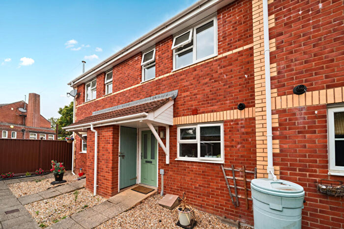3 Bedroom Terraced House For Sale In Buddle Lane, Exeter, Devon, EX4