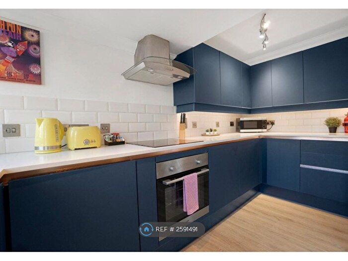 2 Bedroom Flat To Rent In Brunswick Fab Pad, Hove, BN3