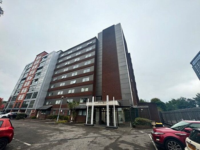 2 Bedroom Flat To Rent In Seymour Grove, Manchester, M16