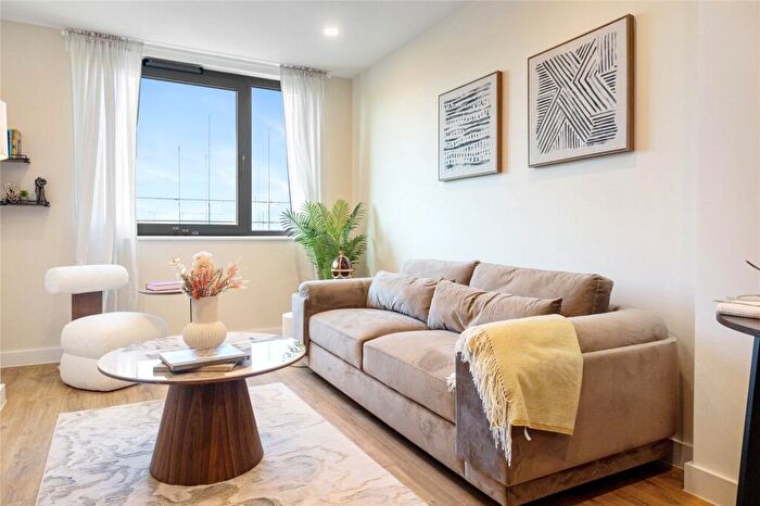 2 Bedroom Apartment For Sale In Davigdor Road, Hove, East Sussex, BN3