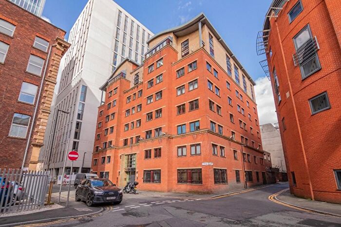 4 Bedroom Flat To Rent In Dickinson, Manchester, Greater Manchester, M1