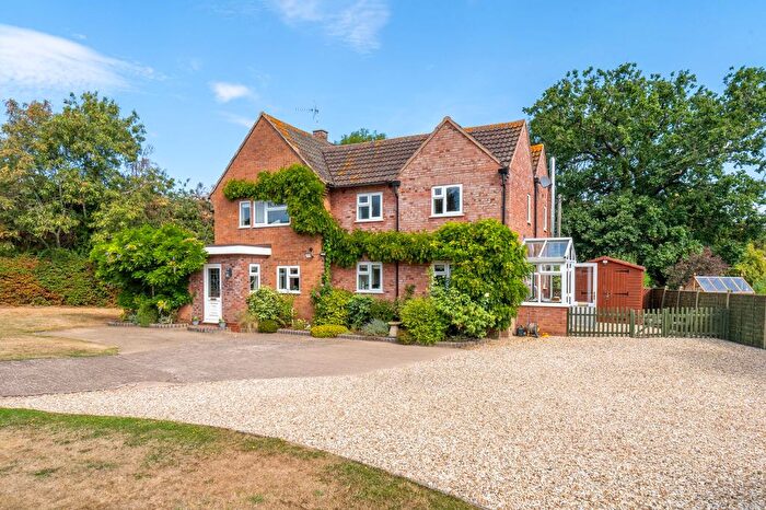 5 Bedroom Detached House For Sale In Main Road, Cropthorne, WR10