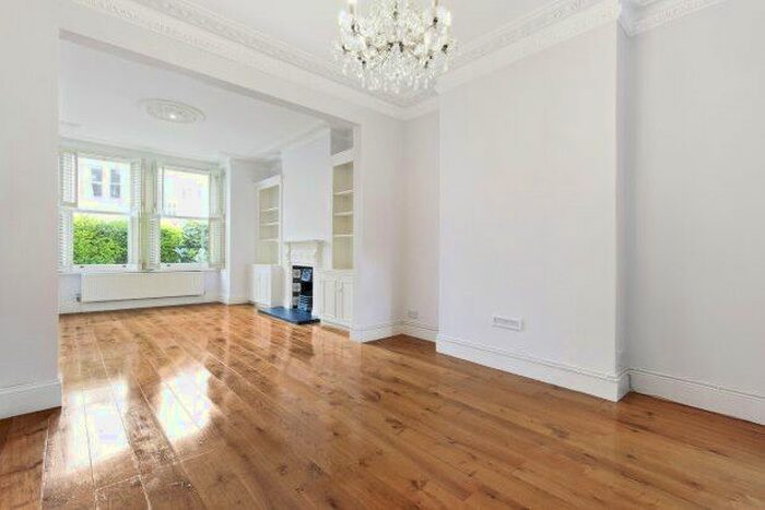 5 Bedroom Property To Rent In Gowan Avenue, Fulham, SW6