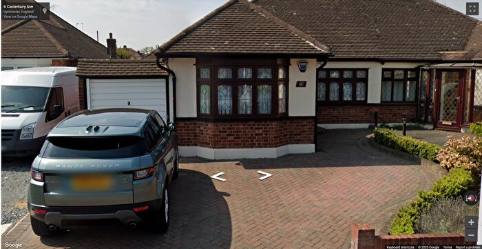 3 Bedroom Bungalow To Rent In Canterbury Avenue, Upminster, RM14