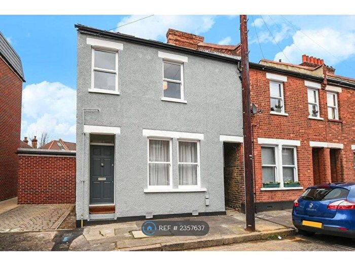 2 Bedroom Flat To Rent In Scott's Road, Bromley, BR1