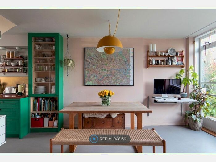 3 Bedroom Maisonette To Rent In St Mary's Road, London, SE15