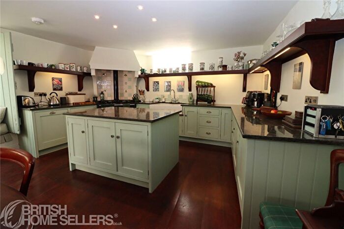 4 Bedroom Detached House For Sale In High Street, Swanage, Dorset, BH19 - Photo 4