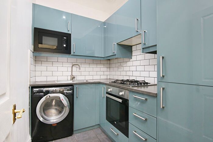 2 Bedroom Flat For Sale In / Cambusnethan Street, Meadowbank, Edinburgh, EH7