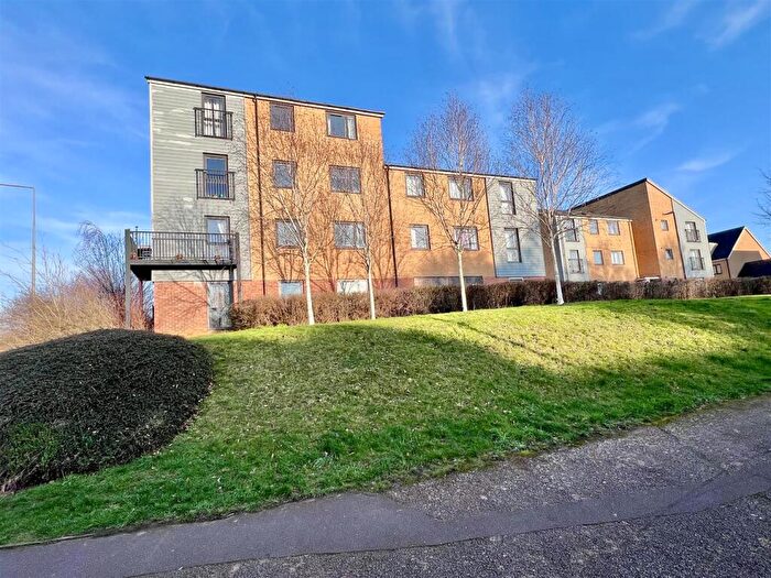 2 Bedroom House For Sale In Stratford Road, Wolverton, Milton Keynes, MK12