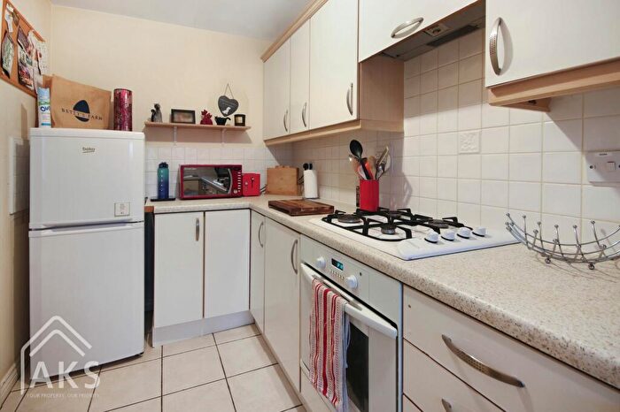 3 Bedroom End Of Terrace House For Sale In Avon Way, Hilton, DE65