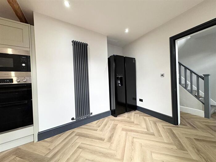 2 Bedroom Character Property For Sale In Salt Pye Cottage, Wood Street, Skelmanthorpe, HD8