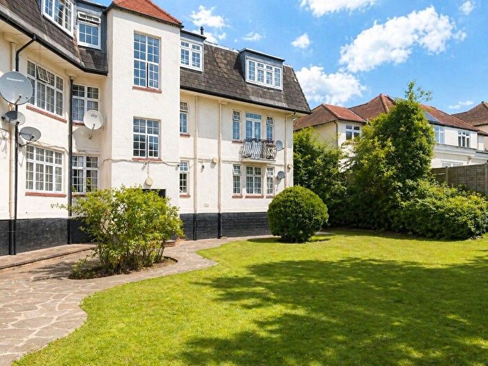 2 Bedroom Flat To Rent In Ranelagh Court, Glendale Avenue, Edgware, HA8