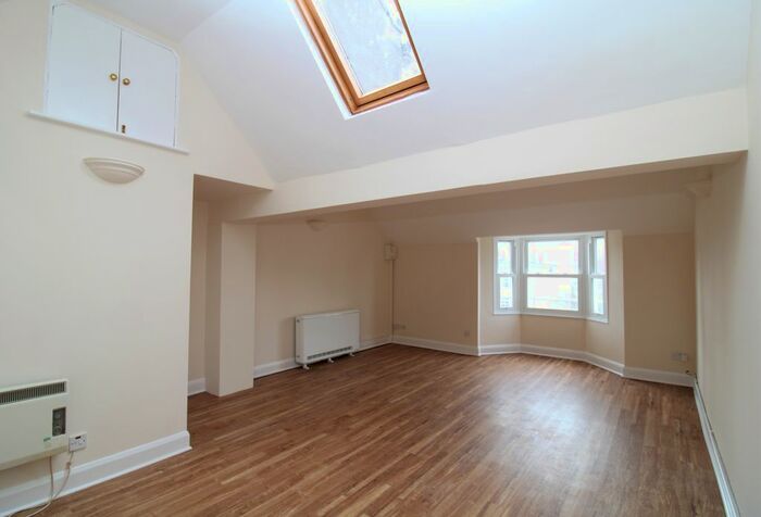 Studio To Rent In Clarence Square, Brighton, BN1