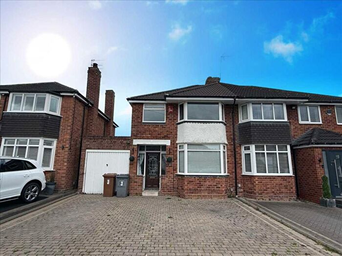 3 Bedroom Semi-Detached House To Rent In Corinne Croft, Solihull, B37