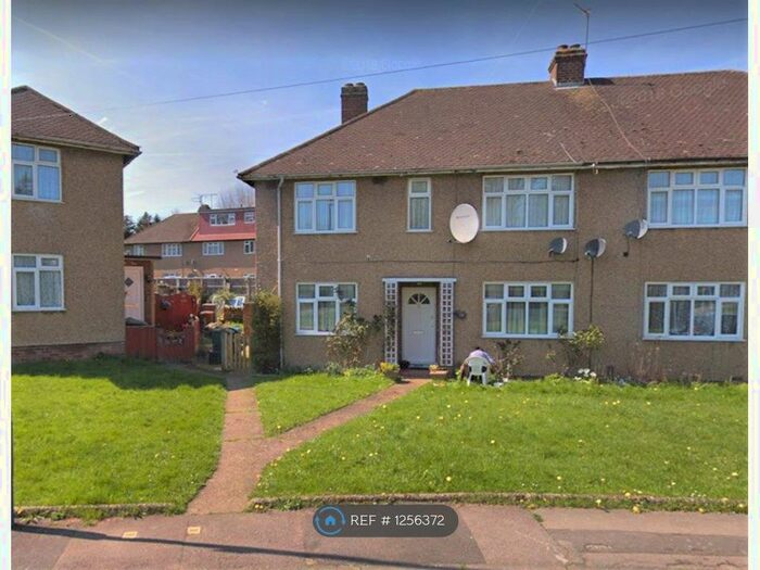 2 Bedroom Flat To Rent In Bernays Close, Stanmore HA7