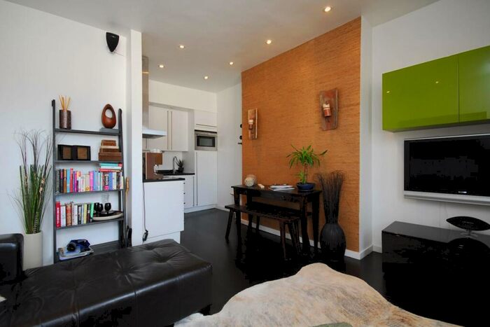 1 Bedroom Flat To Rent In Lancaster Drive, Belsize Park, London, NW3