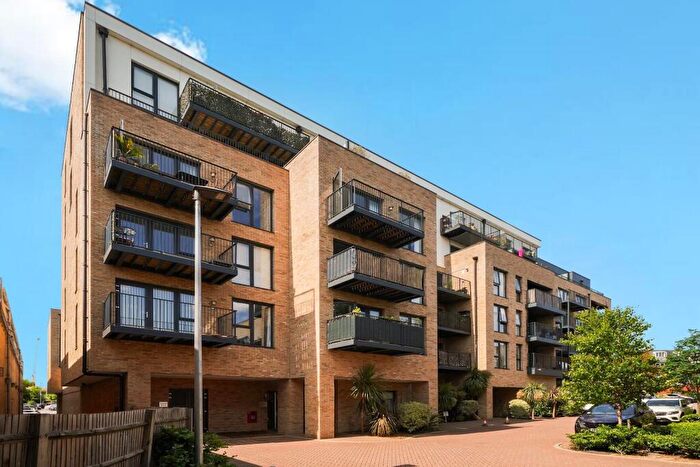 1 Bedroom Flat For Sale In Woodley Crescent, London, NW2
