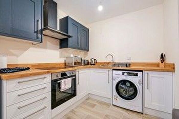 1 Bedroom Flat To Rent In Market Place, Wednesbury, WS10
