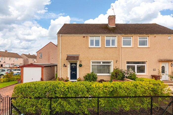3 Bedroom Semi-Detached Villa For Sale In Hawthornden Avenue, Bonnyrigg, EH19
