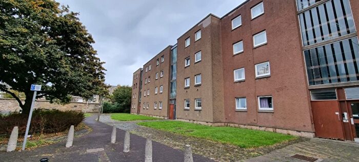 2 Bedroom Flat To Rent In Gordon Street, Edinburgh, EH6