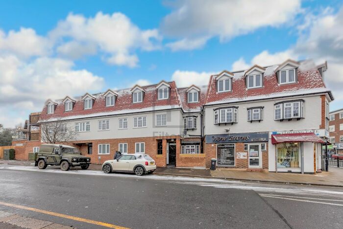 2 Bedroom Flat To Rent In Ollards Grove, Loughton, IG10