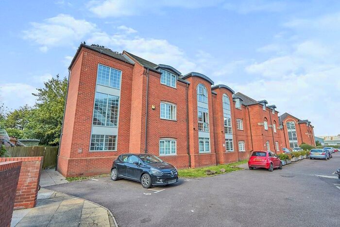2 Bedroom Flat To Rent In Caxton Court, Burton-on-Trent, Staffordshire, DE14
