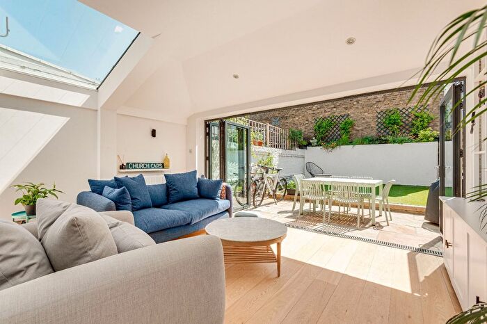 4 Bedroom End Of Terrace House To Rent In Chaldon Road, Munster Village, SW6