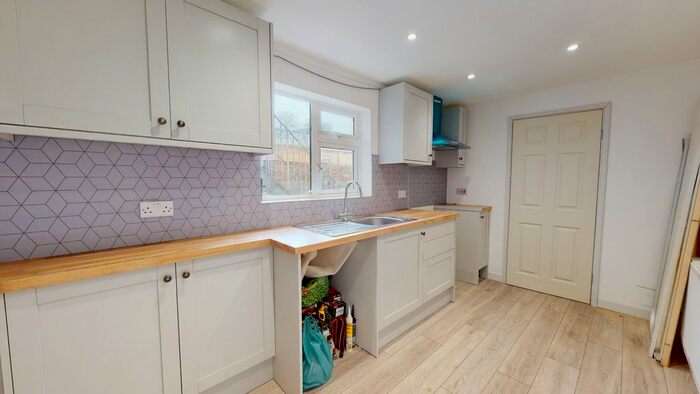 1 Bedroom Flat To Rent In Richmond Terrace, Carmarthen, Carmarthenshire, SA31