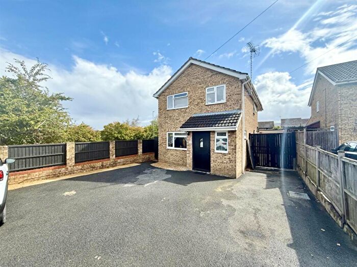 4 Bedroom Detached House For Sale In Claridge Close, Abbeydale, Gloucester, GL4