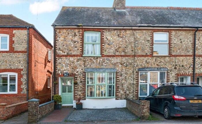 3 Bedroom End Of Terrace House For Sale In High Street, Selsey, PO20