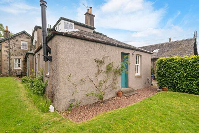 2 Bedroom Semi-Detached House To Rent In Milton Road, Kilmacolm, PA13