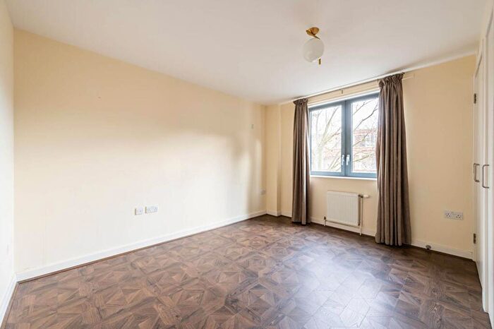 1 Bedroom Flat For Sale In Pooles Park, London, , Finsbury Park, London, N4